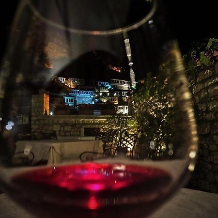 Boutique Hotel Muzaka เบราท ภายนอก รูปภาพ