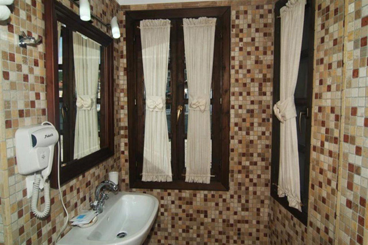 Boutique Hotel Muzaka เบราท ภายนอก รูปภาพ