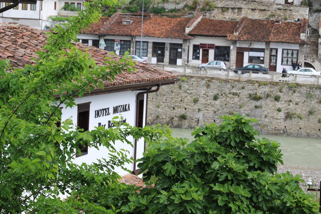 Boutique Hotel Muzaka เบราท ภายนอก รูปภาพ