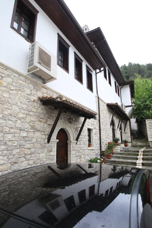 Boutique Hotel Muzaka เบราท ภายนอก รูปภาพ